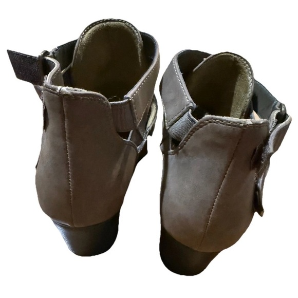 Women's Brown Ankle Boots - Picture 4 of 7